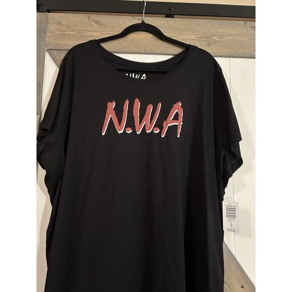 Torrid NWA T-shirt Size 4 4X NWT Black - Picture 2 of 6